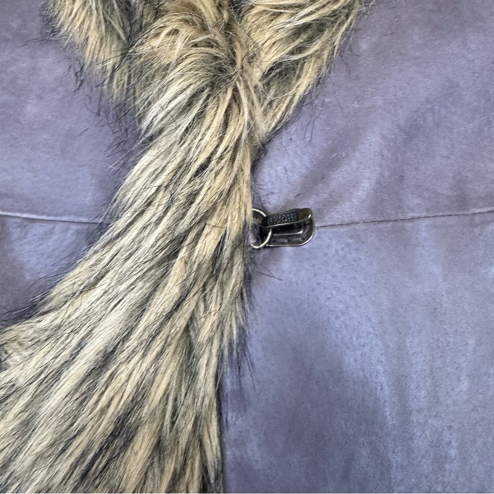 Newport News Women’s Easy Style Leather w/ Faux Fur Trim Jacket Sz Sm - Picture 7 of 10